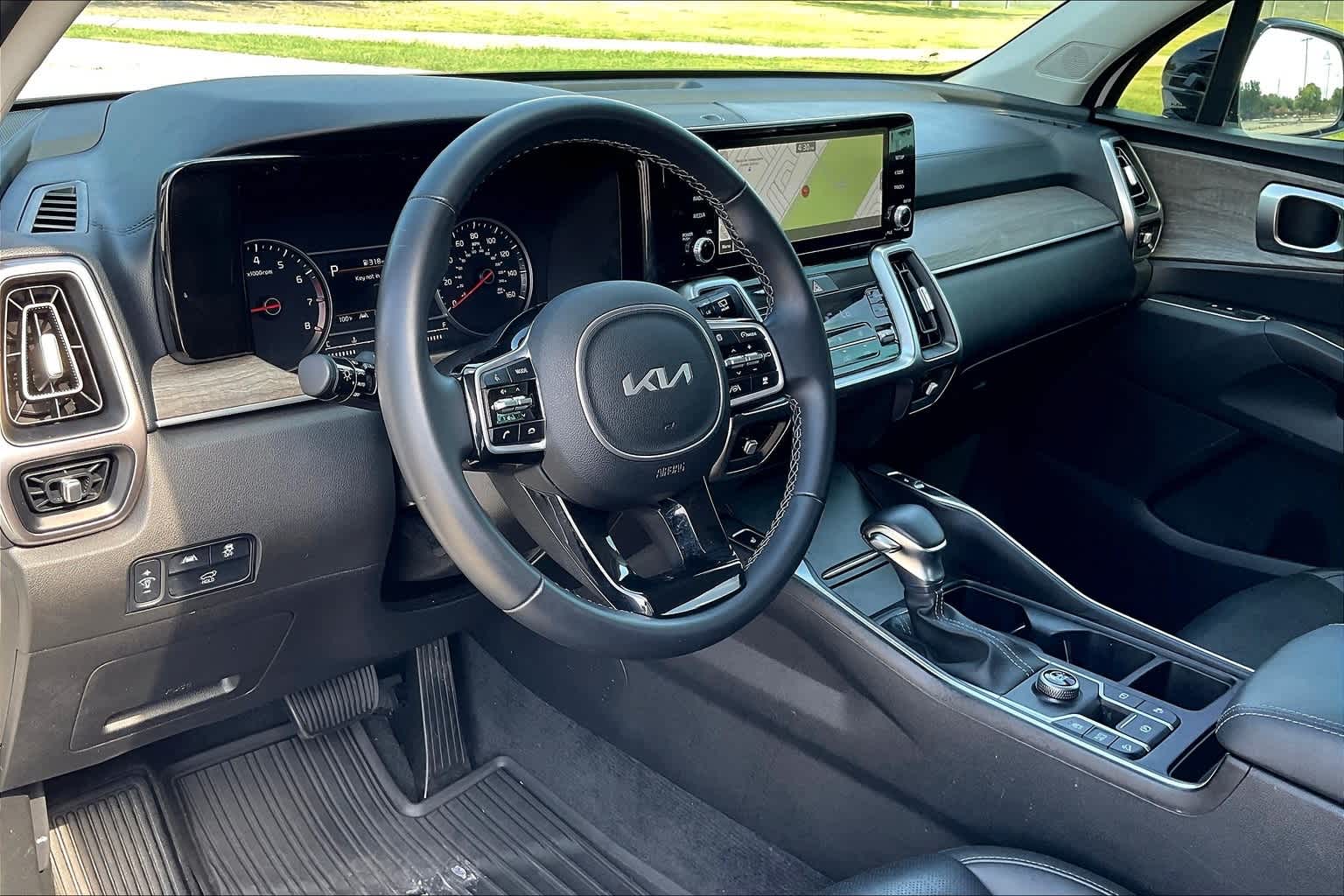 2023 Kia Sorento EX photo 2