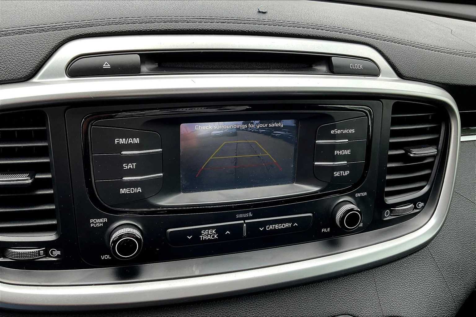 Thumbnail: 2016 Kia Sorento - 26