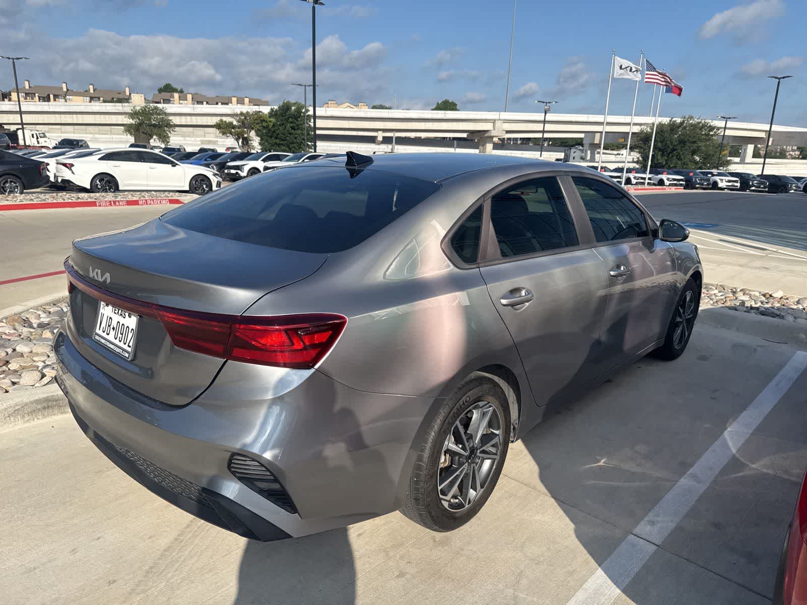 Thumbnail: 2024 Kia Forte - 4
