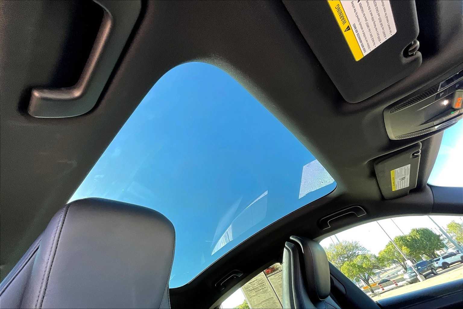 Thumbnail: 2020 Porsche Taycan - 29