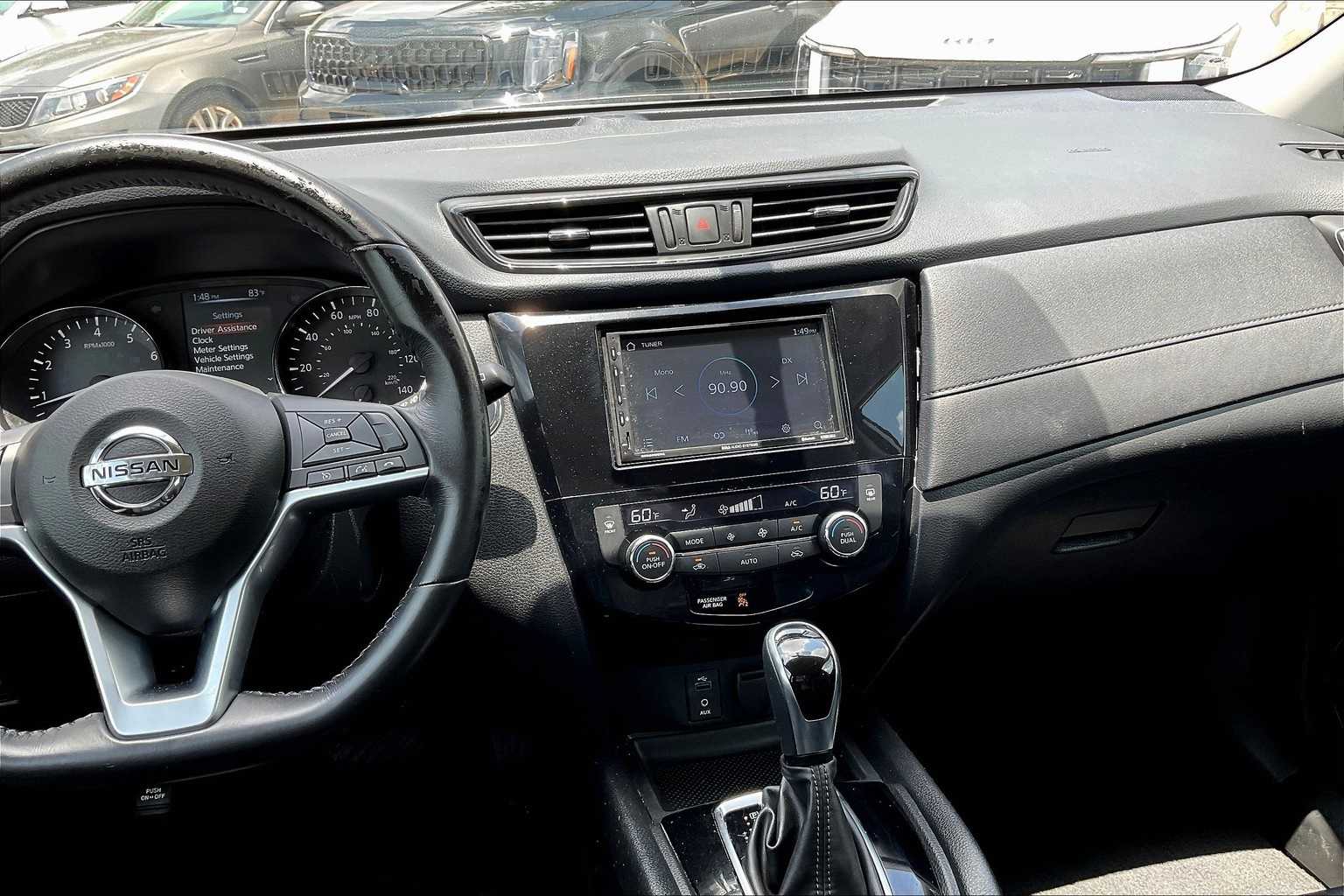 Thumbnail: 2017 Nissan Rogue - 15