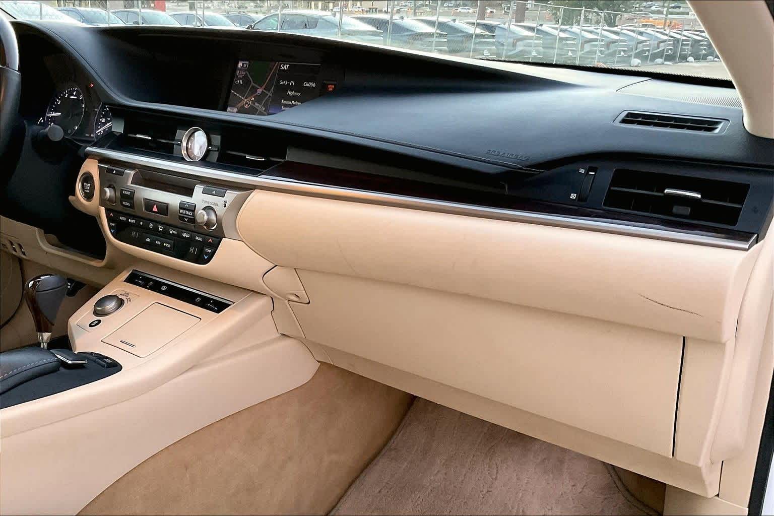 Thumbnail: 2013 Lexus ES - 23