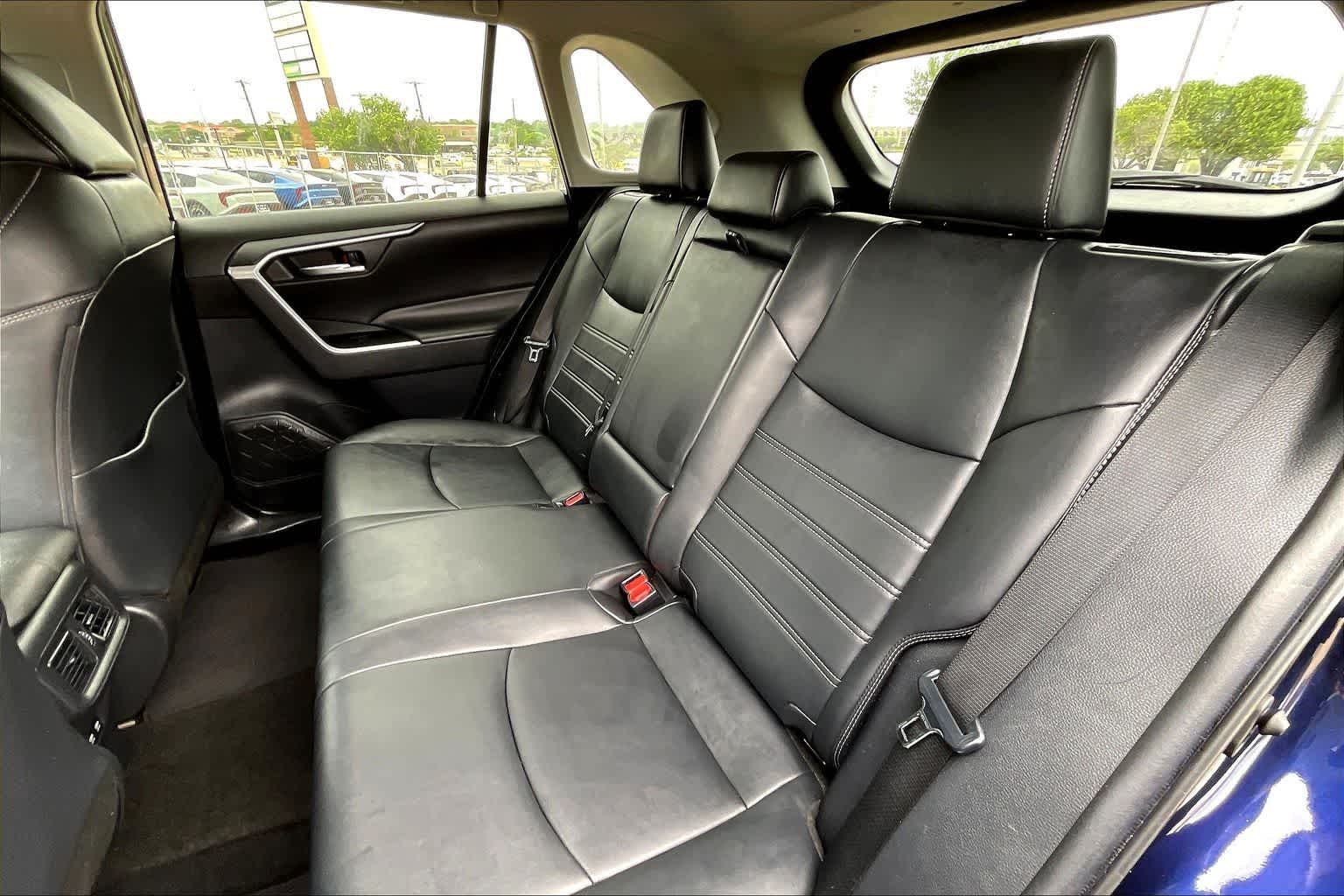 Thumbnail: 2020 Toyota RAV4 - 29