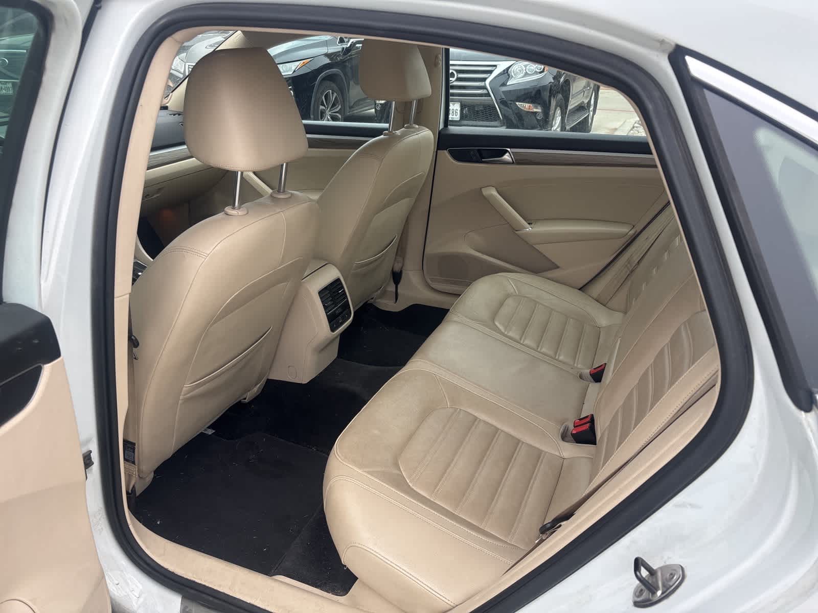 Thumbnail: 2016 Volkswagen Passat - 5