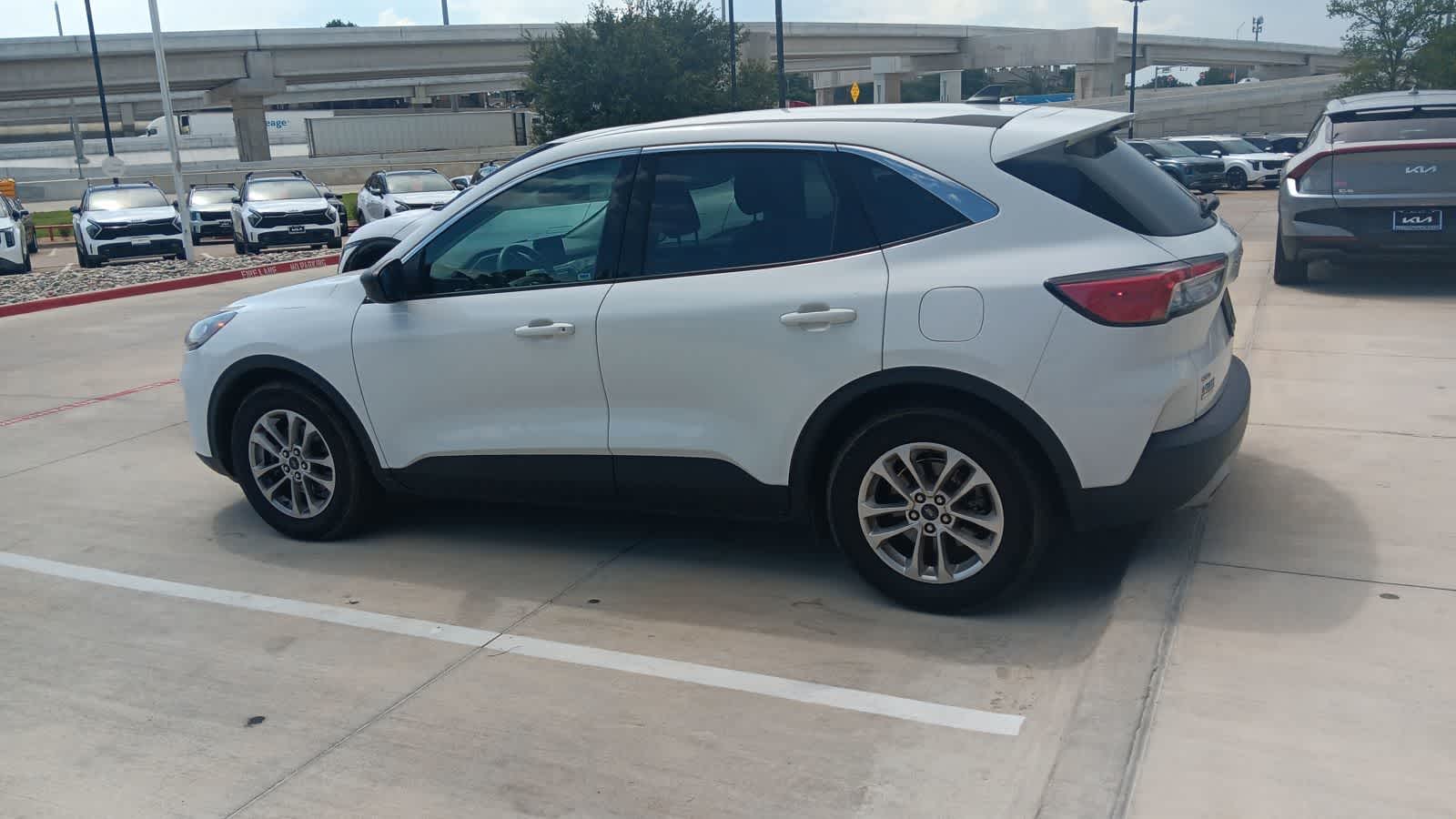 Thumbnail: 2022 Ford Escape - 4