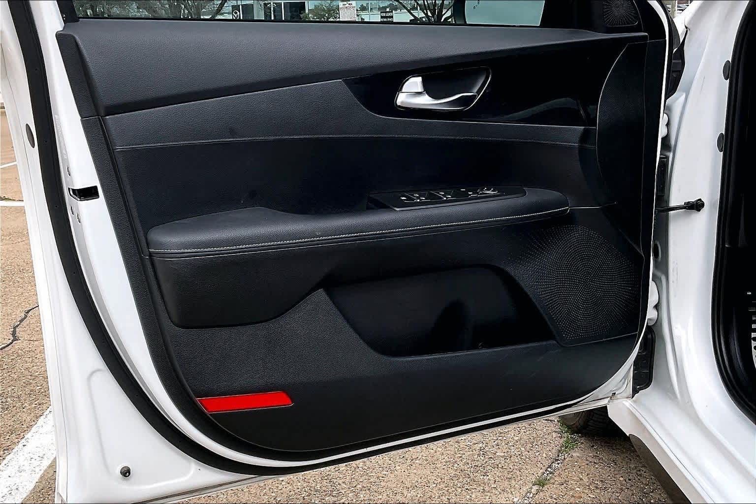 Thumbnail: 2023 Kia Forte - 27