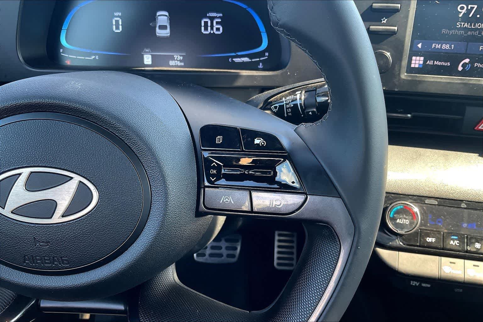 Thumbnail: 2025 Hyundai Elantra - 25