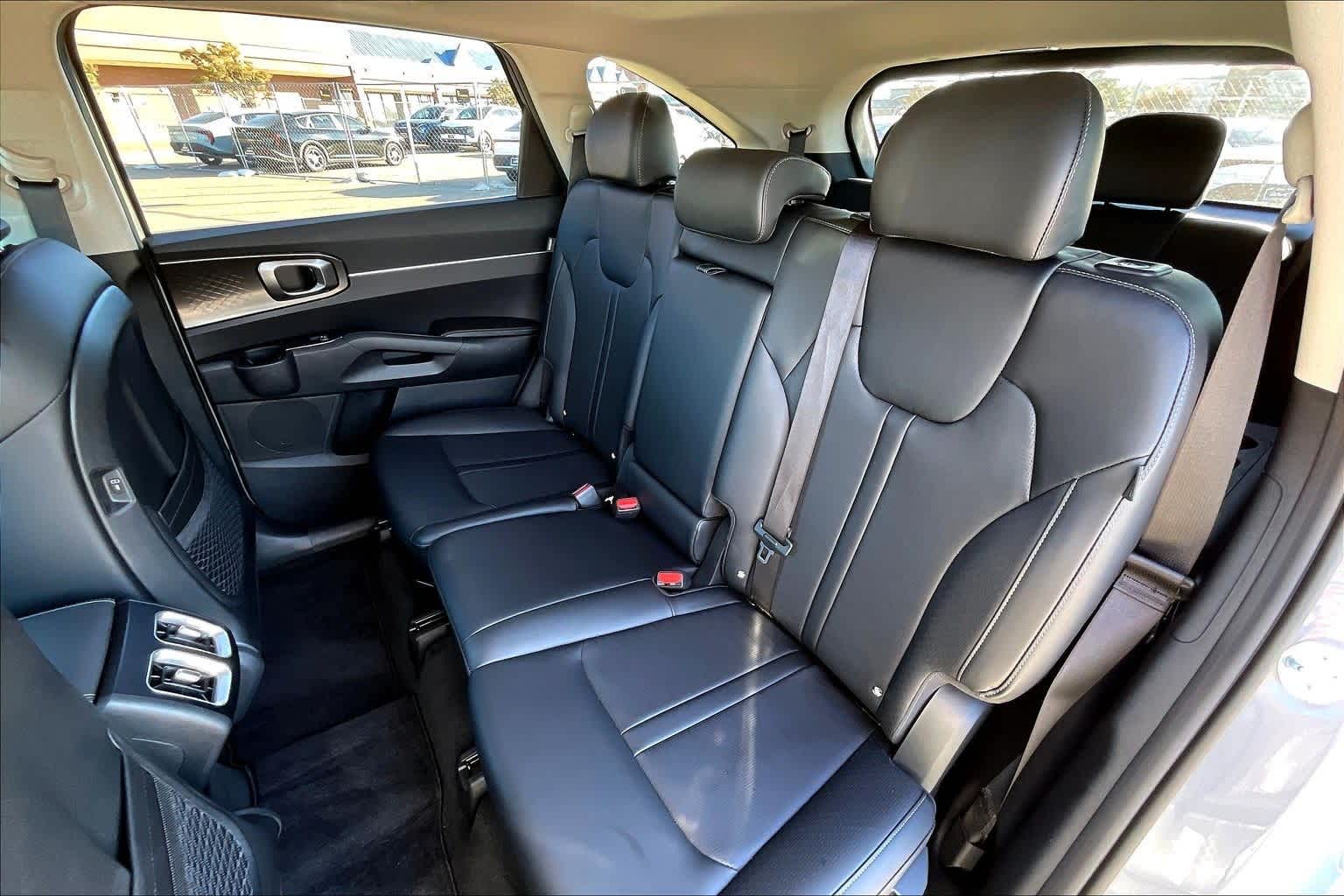 Thumbnail: 2025 Kia Sorento - 28