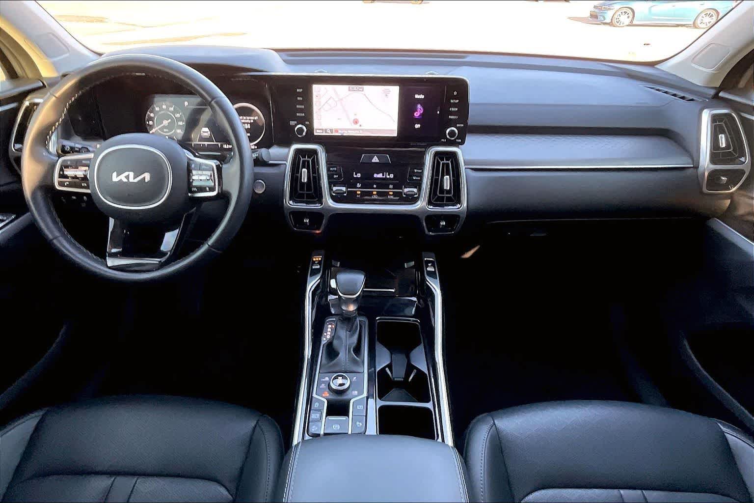 Thumbnail: 2023 Kia Sorento - 10