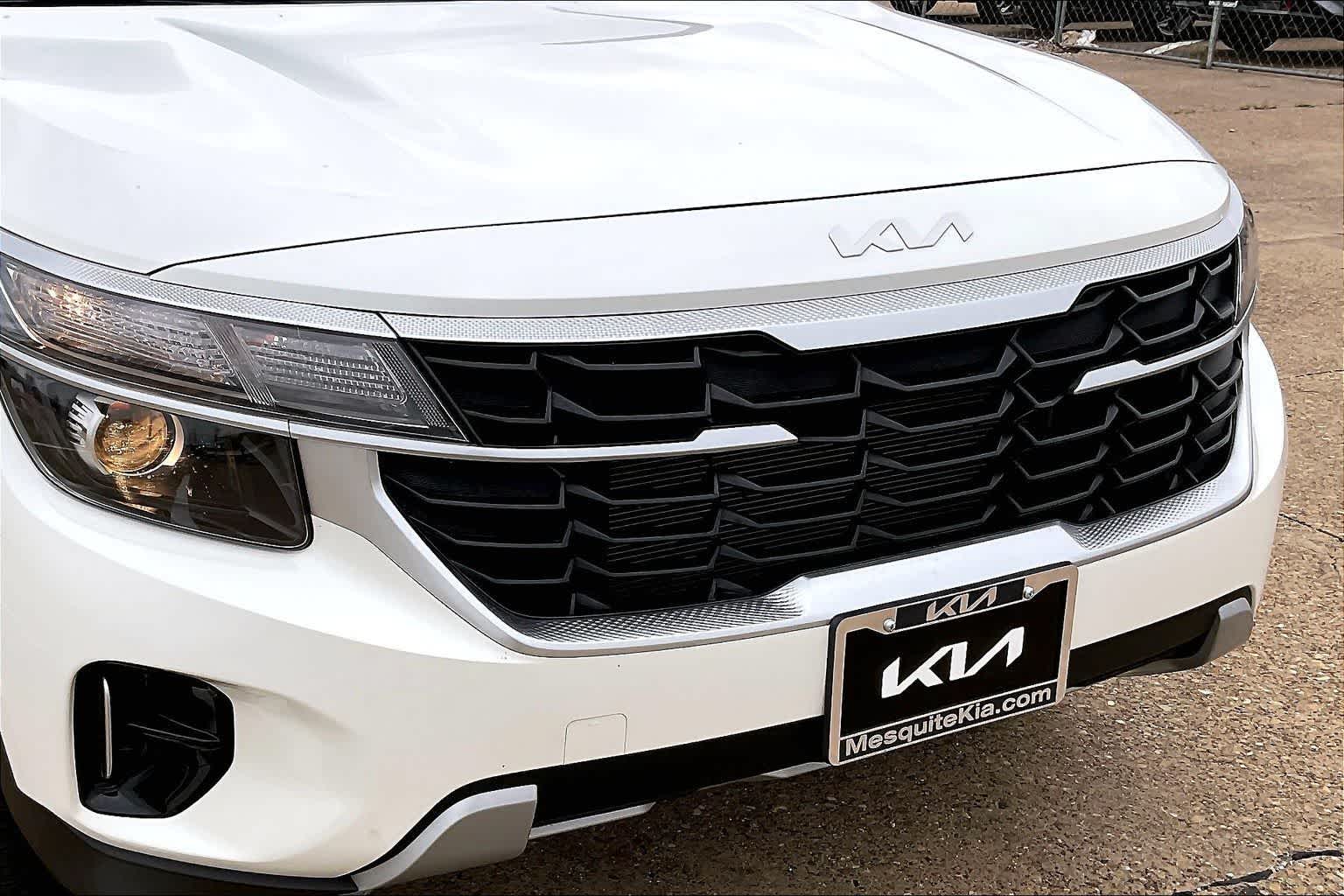 Thumbnail: 2024 Kia Seltos - 32