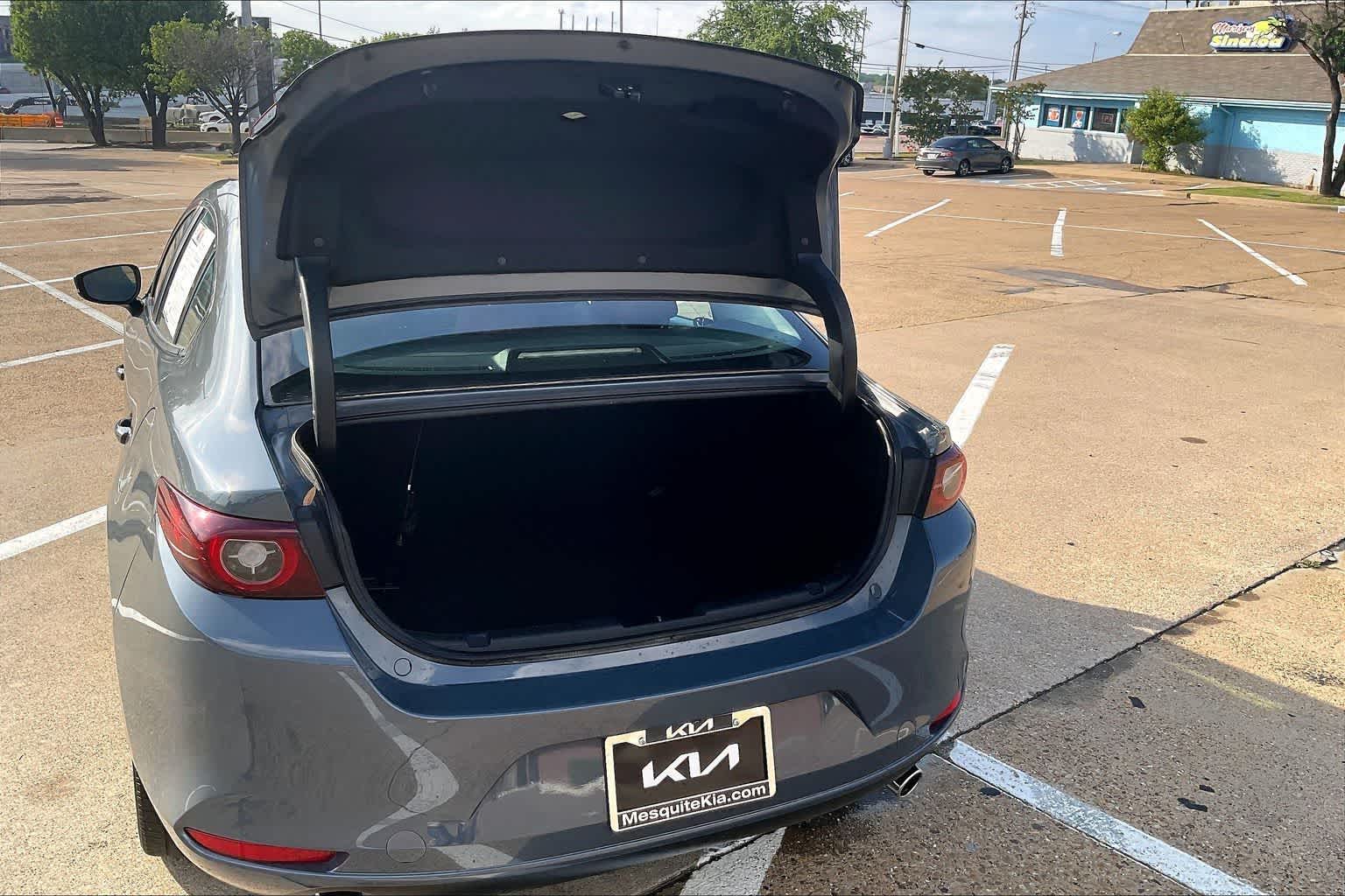 Thumbnail: 2023 Mazda Mazda3 - 18