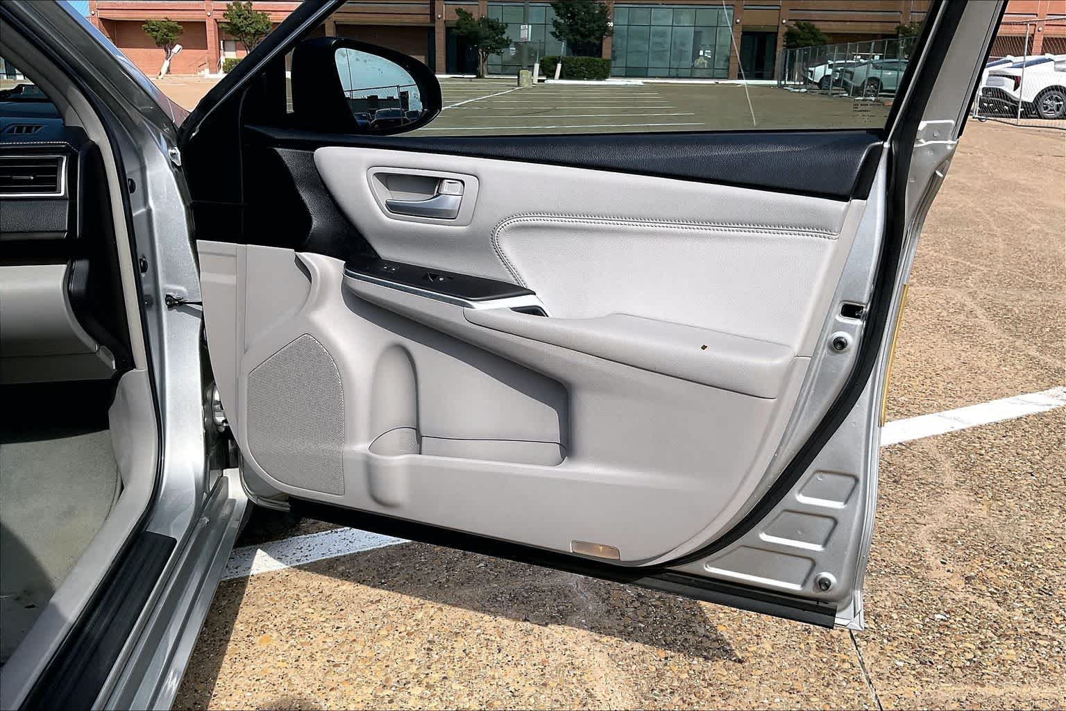 Thumbnail: 2017 Toyota Camry - 27