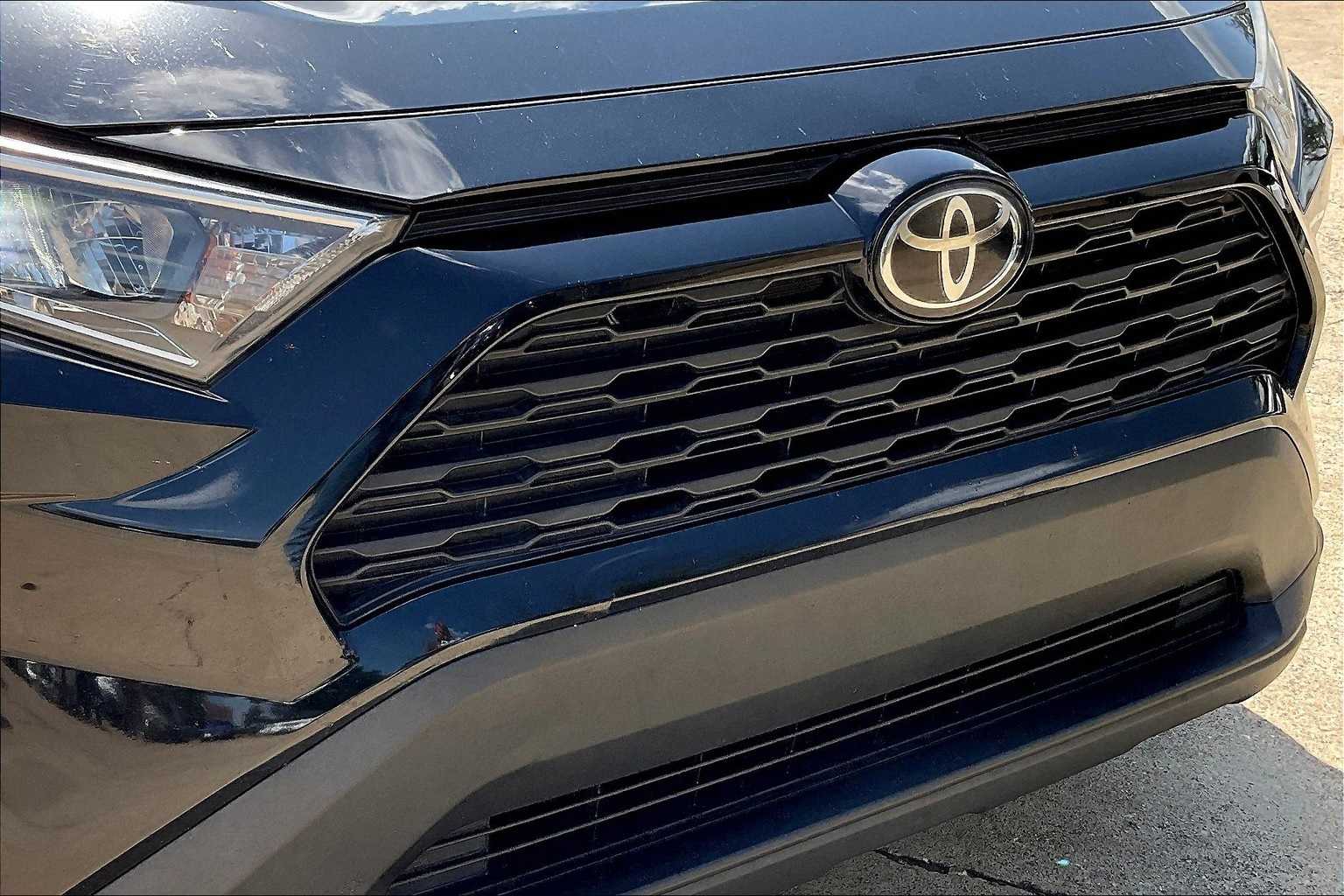 Thumbnail: 2021 Toyota RAV4 - 33