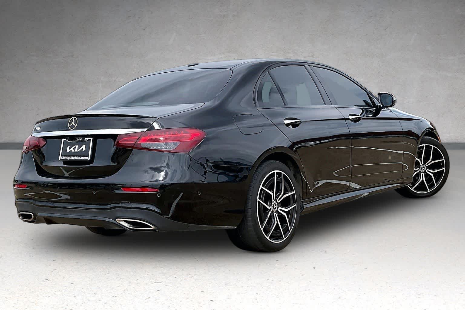 Thumbnail: 2022 Mercedes-Benz E-Class - 21