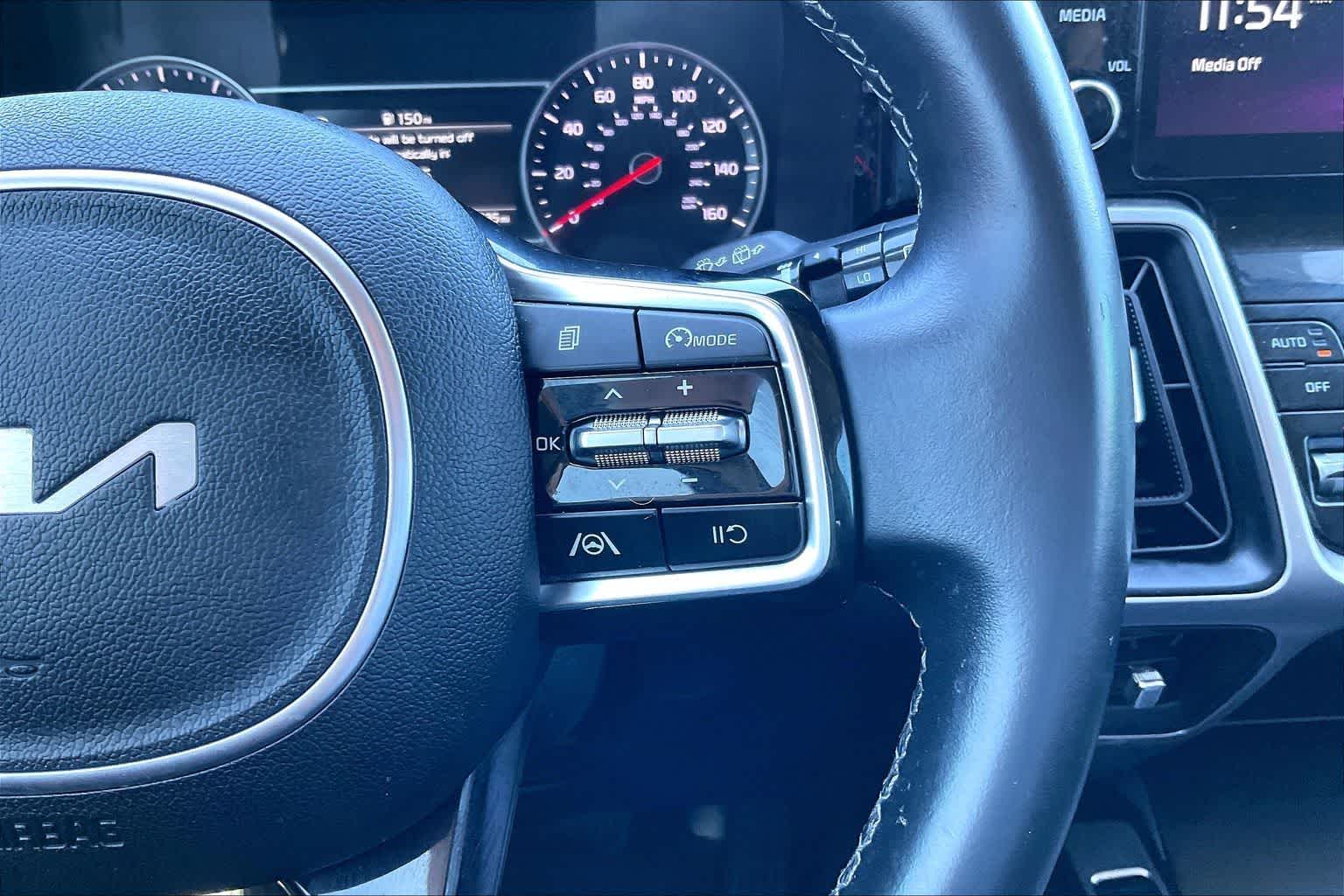 Thumbnail: 2023 Kia Sorento - 24