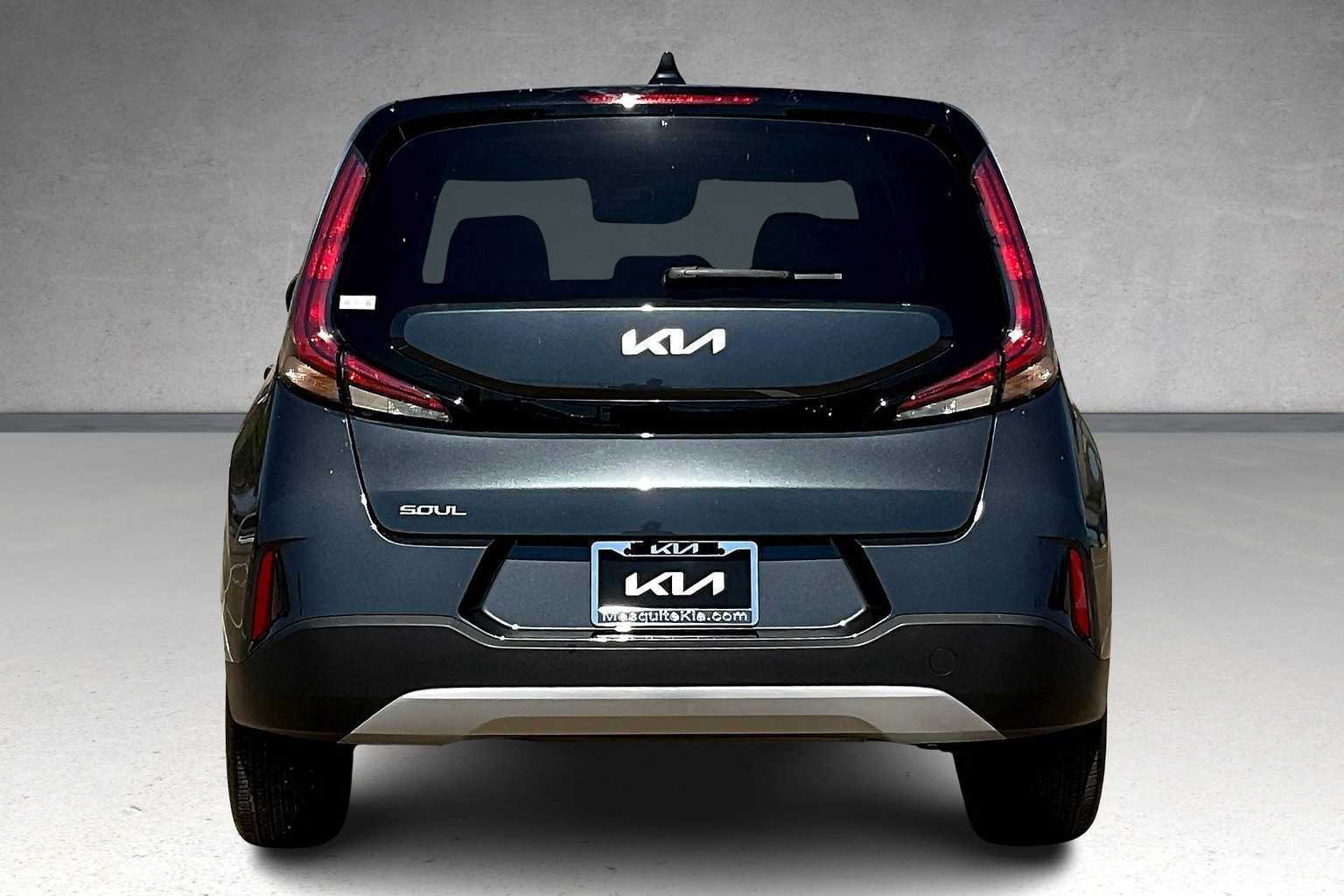 Thumbnail: 2023 Kia Soul - 5