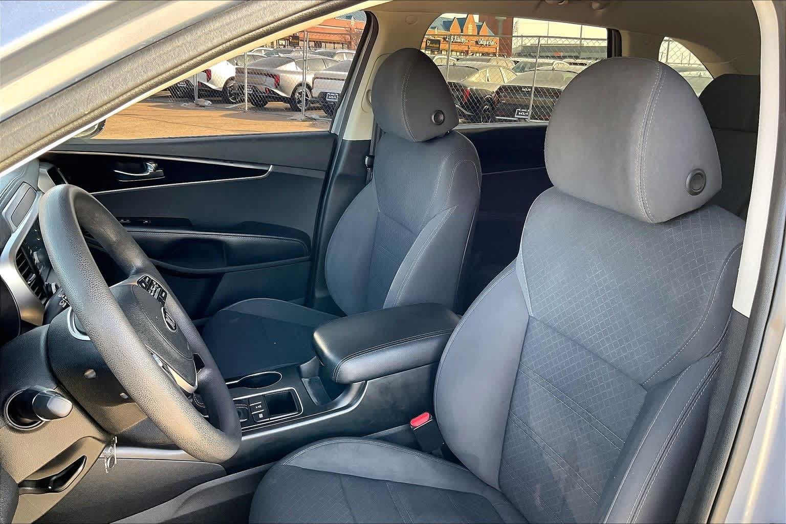 Thumbnail: 2020 Kia Sorento - 11