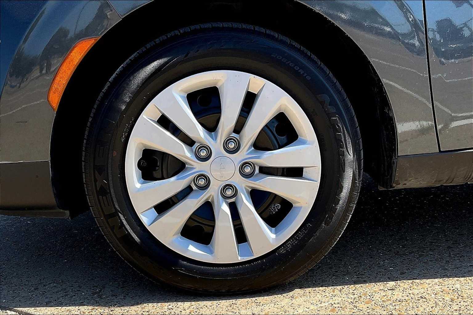 Thumbnail: 2023 Kia Soul - 7