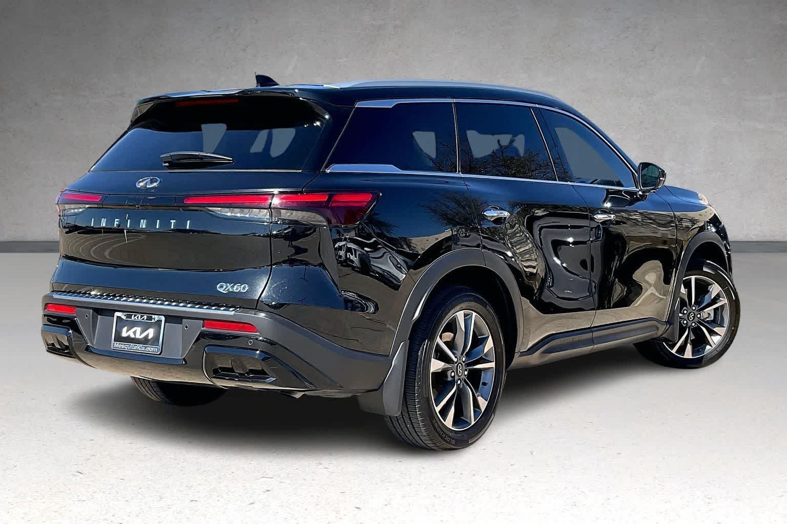 Thumbnail: 2023 INFINITI QX60 - 21