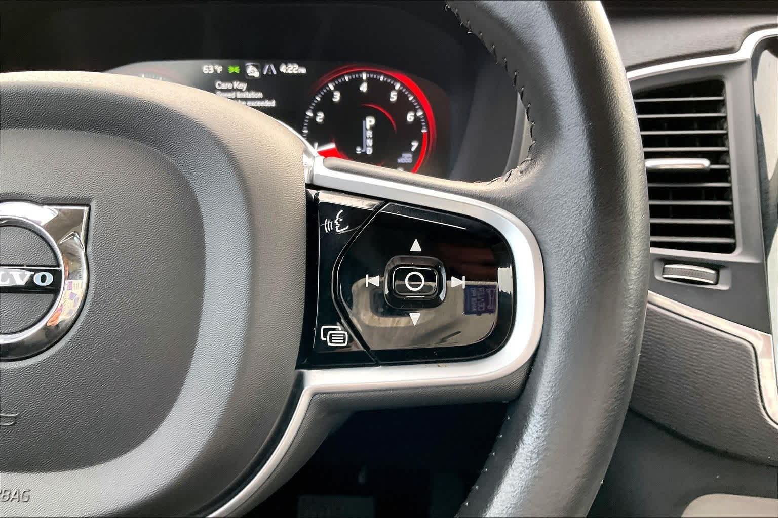 Thumbnail: 2021 Volvo XC90 - 25