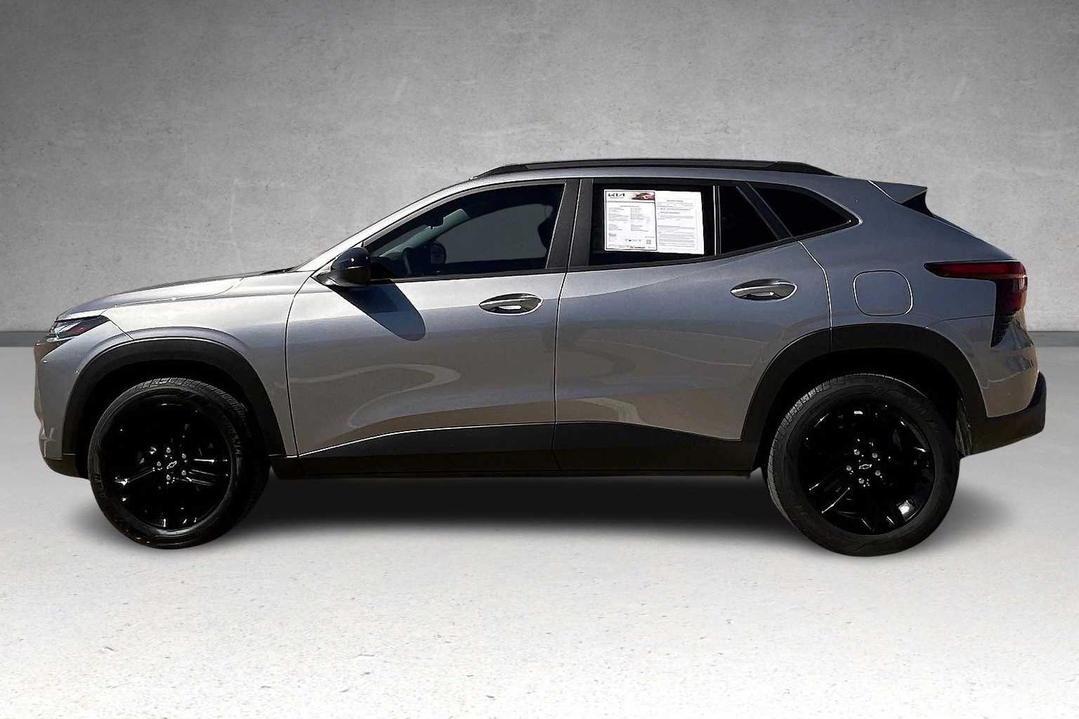 2025 Chevrolet Trax ACTIV photo 2