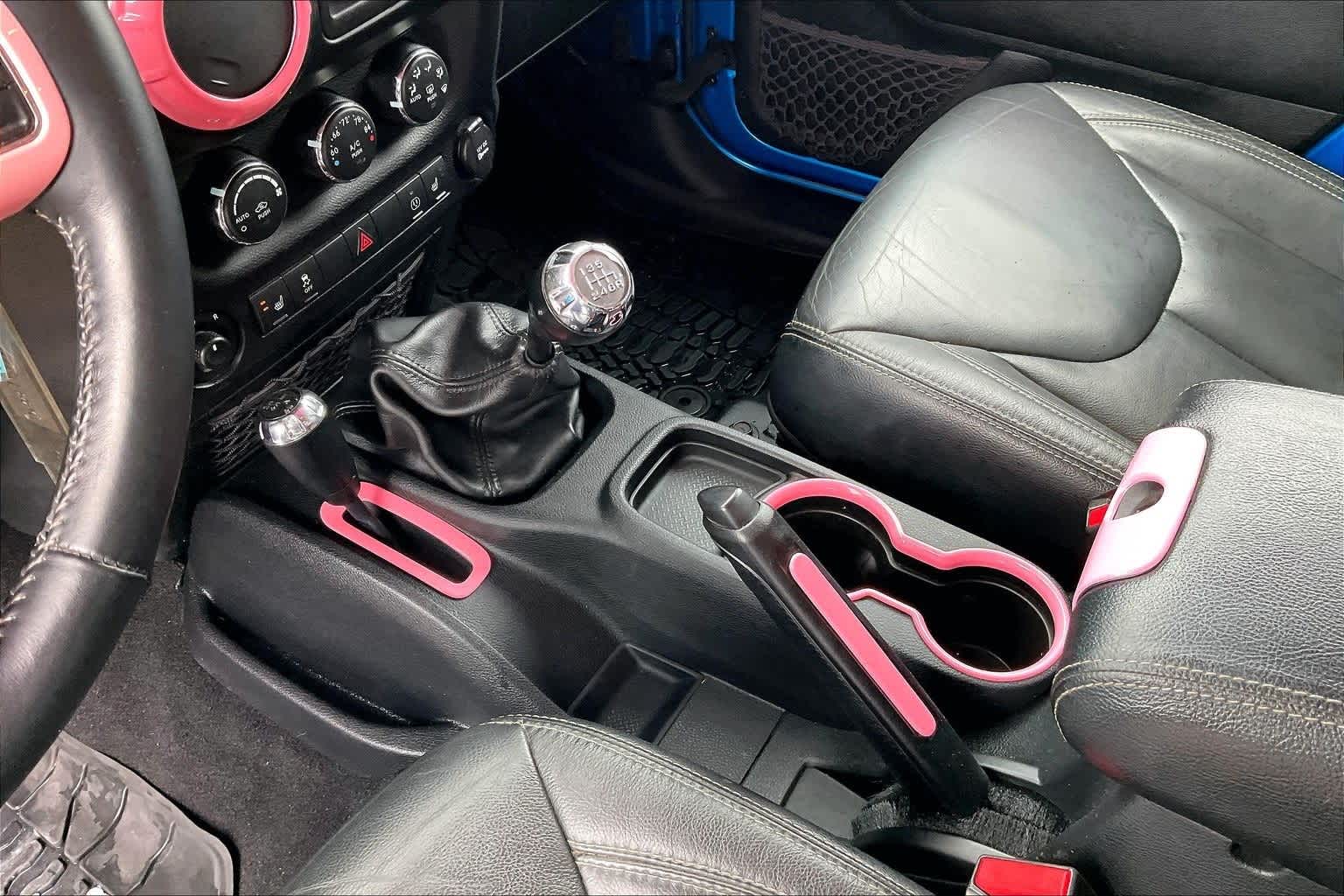 Thumbnail: 2016 Jeep Wrangler - 15