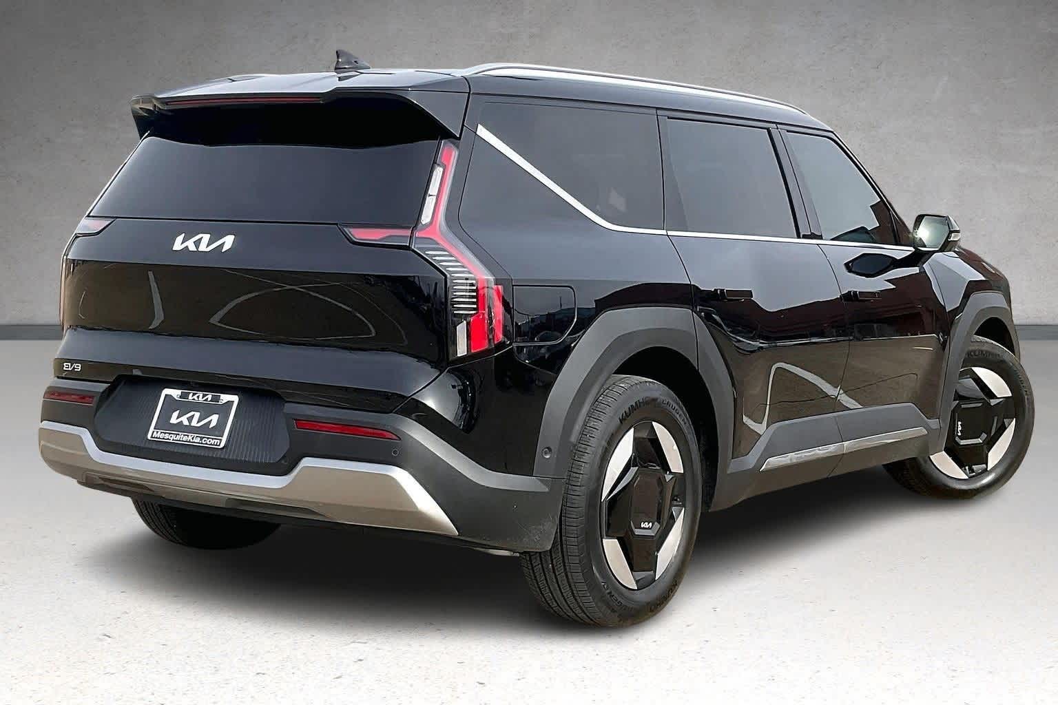 Thumbnail: 2026 Kia EV9 - 21