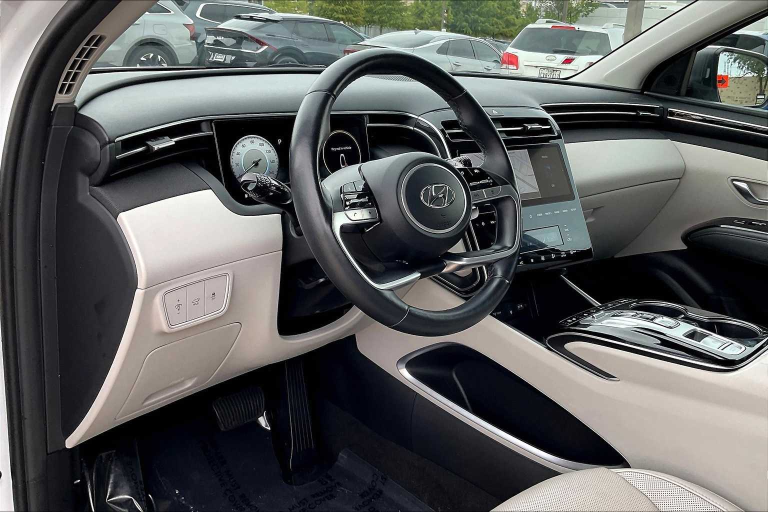 2022 Hyundai Tucson Limited photo 2