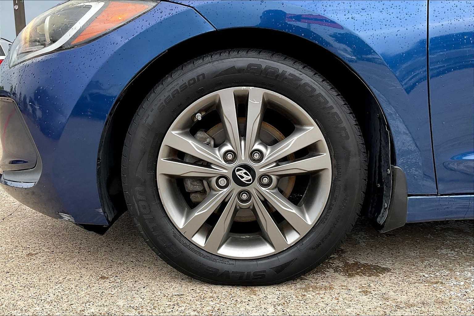 Thumbnail: 2017 Hyundai Elantra - 7