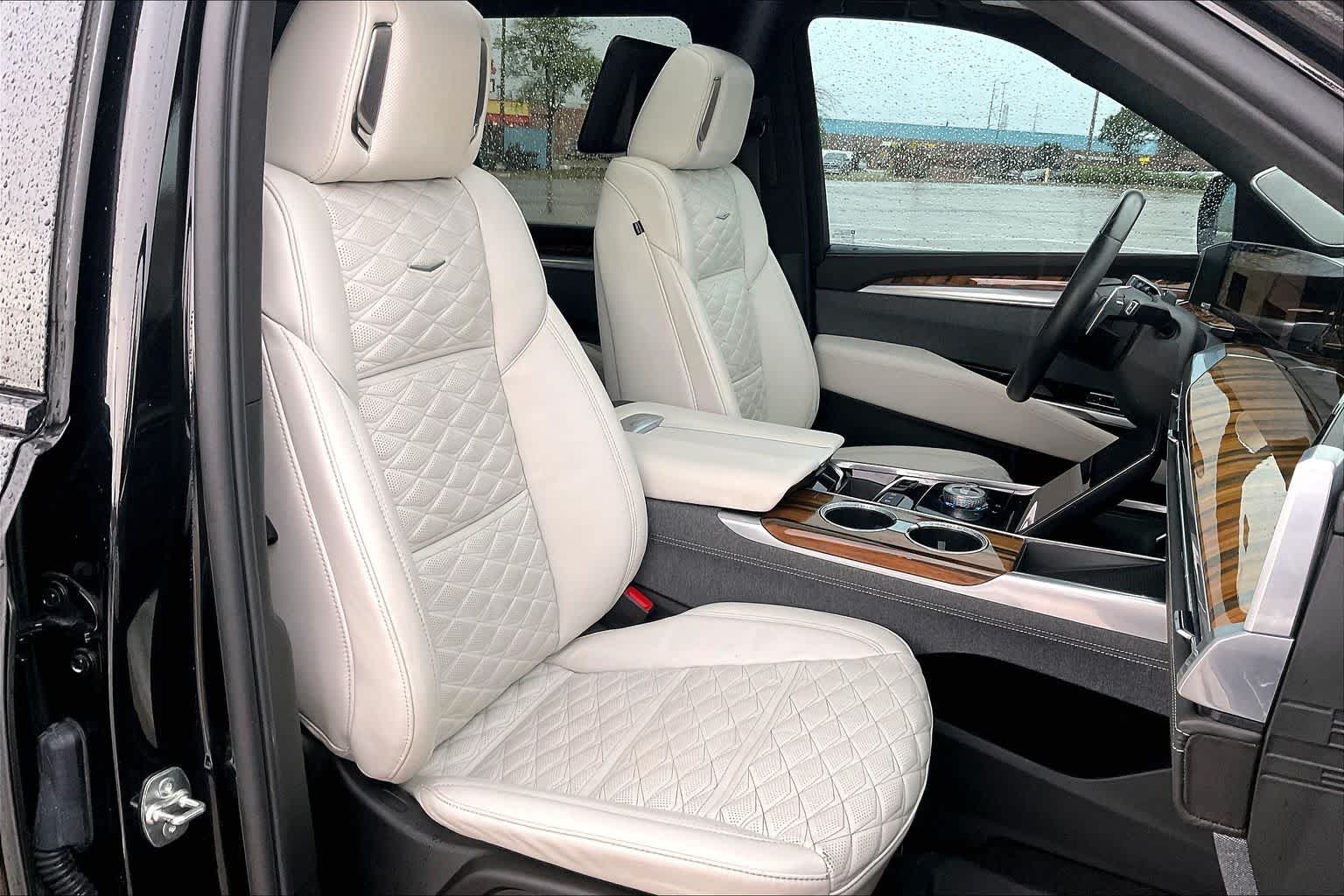 Thumbnail: 2025 Cadillac Escalade - 13