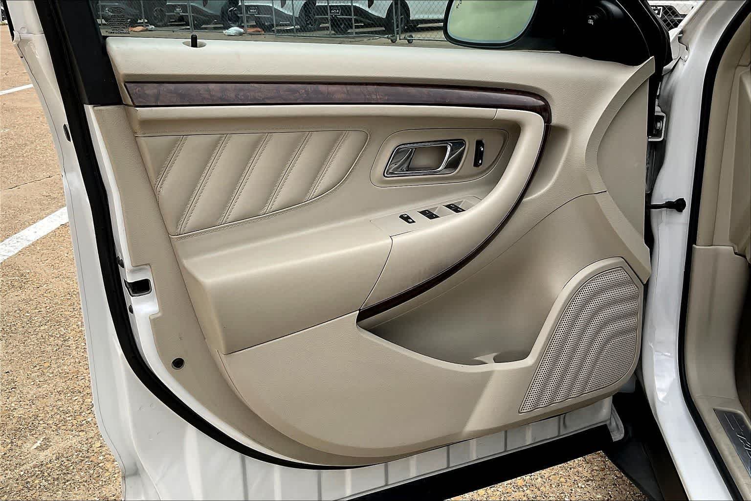 Thumbnail: 2012 Ford Taurus - 27