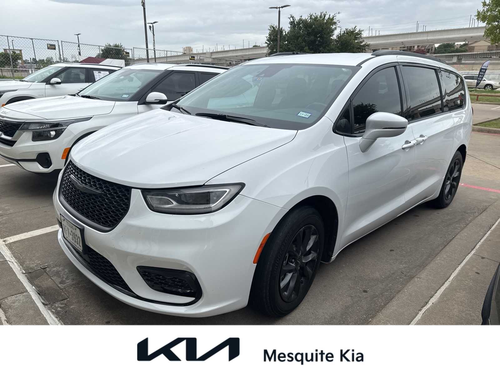 Thumbnail: 2021 Chrysler Pacifica - 1
