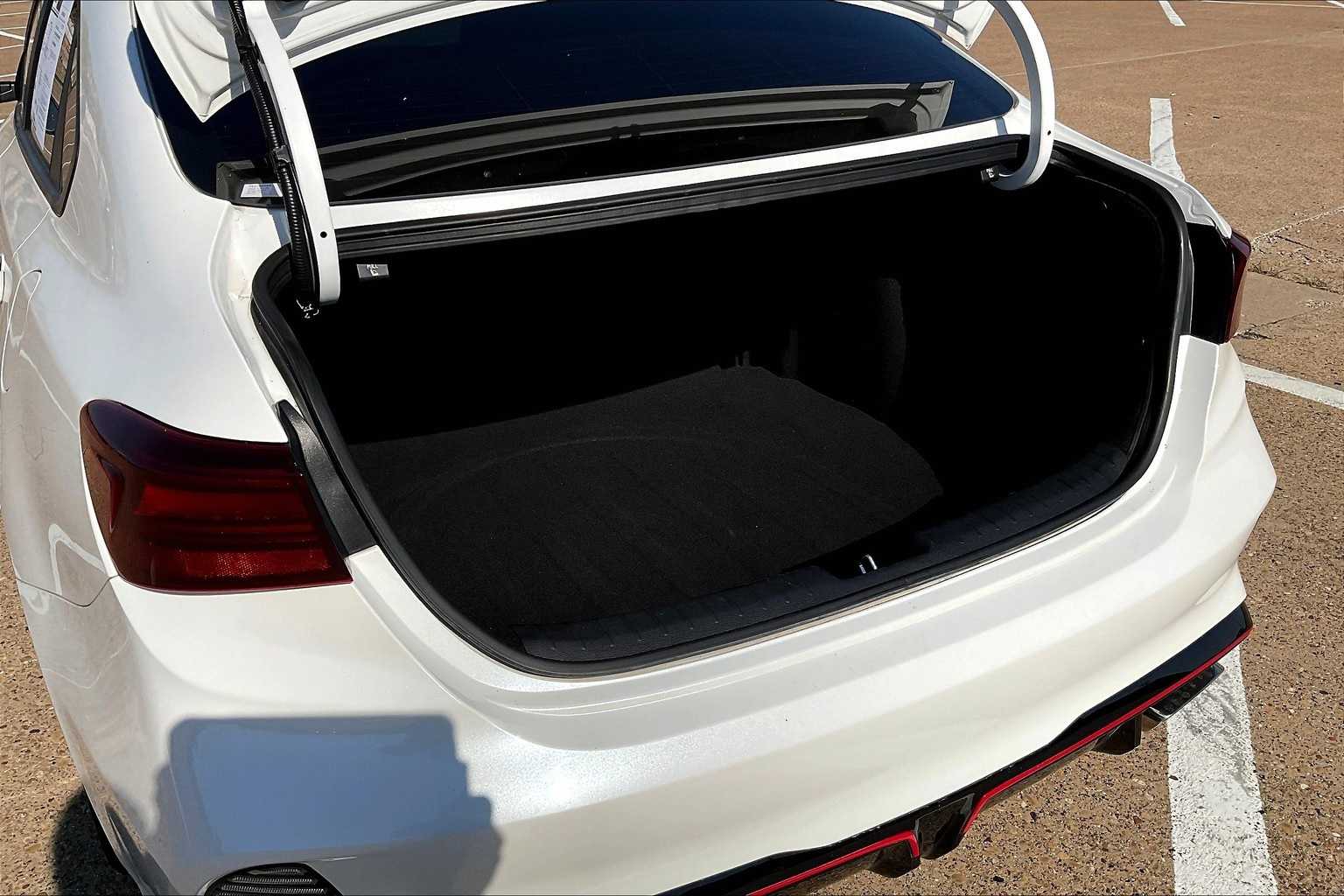 Thumbnail: 2023 Kia Forte - 18