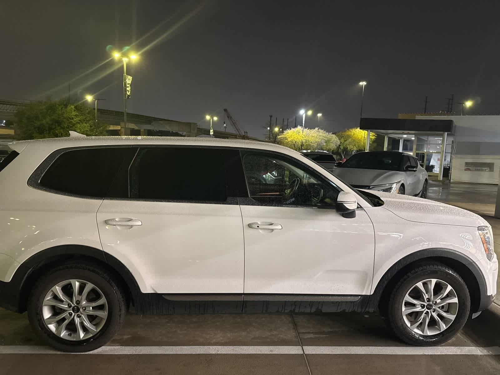 2021 Kia Telluride LX photo 3