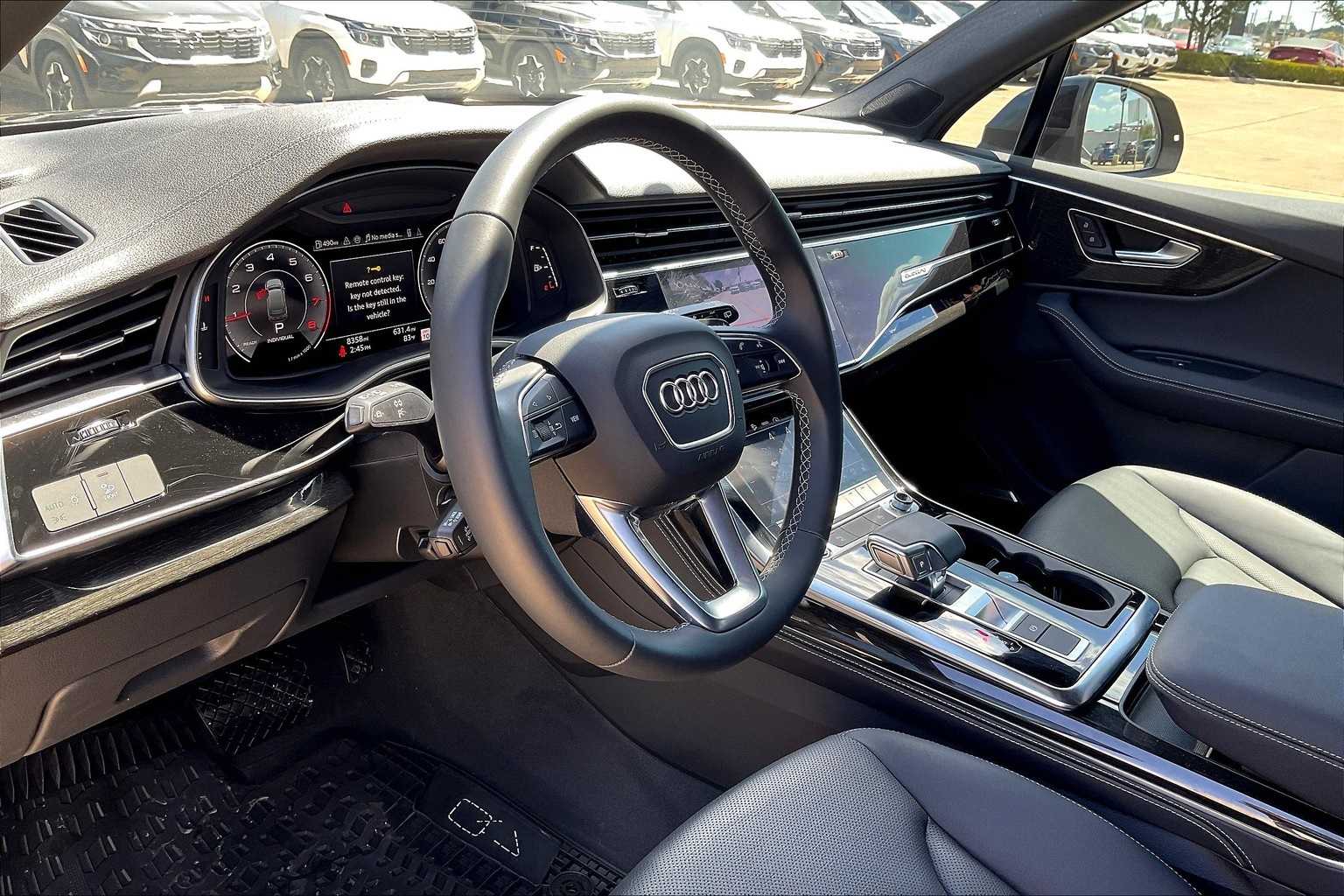 2025 Audi Q7 45 Premium photo 2