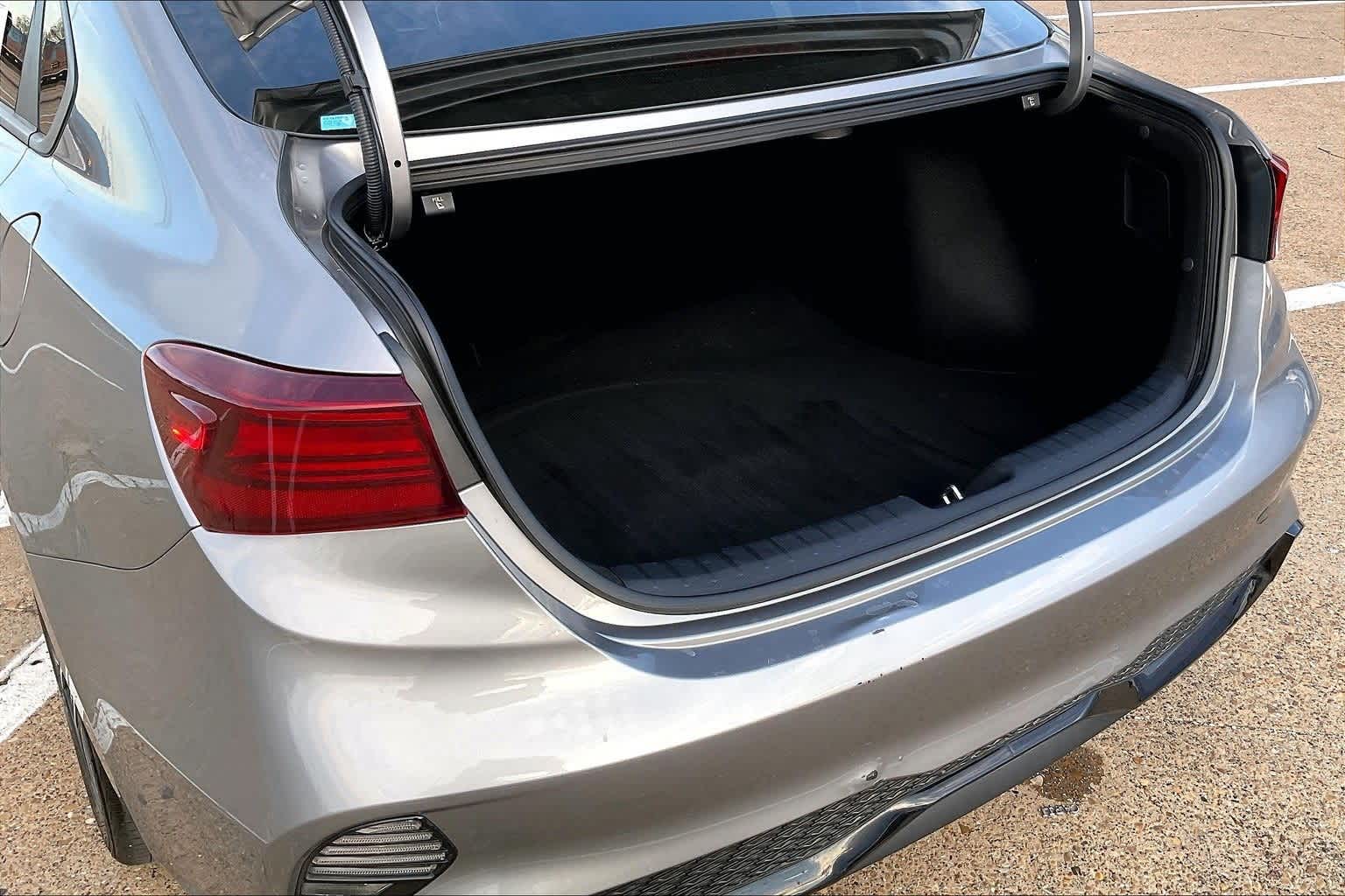 Thumbnail: 2024 Kia Forte - 18