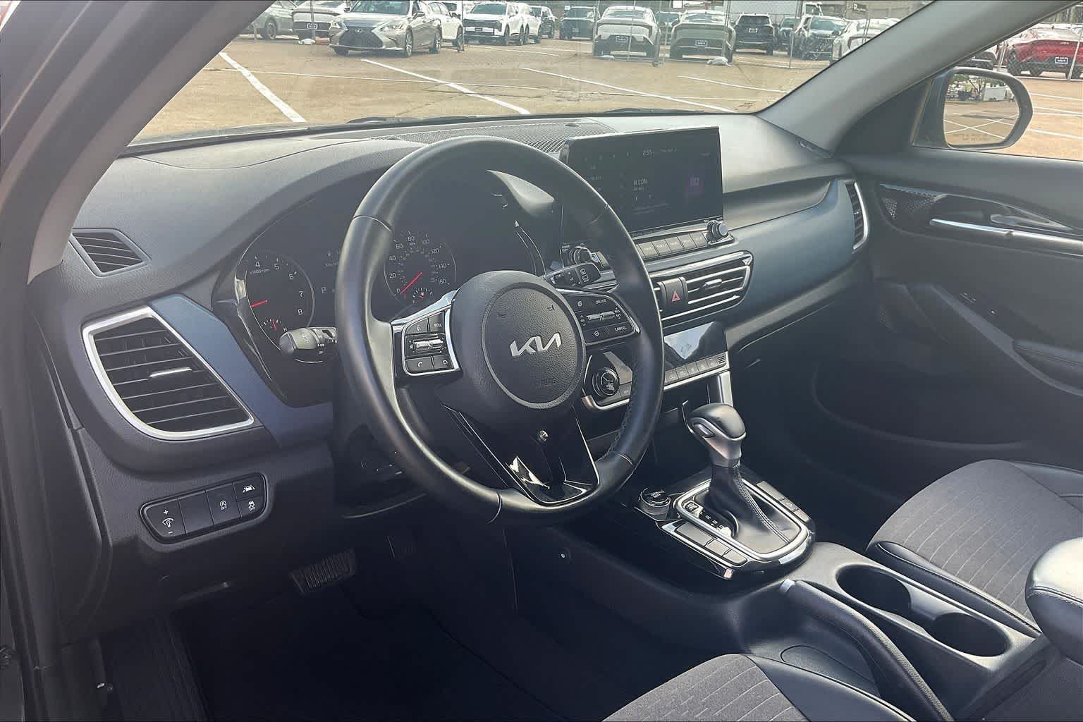 Thumbnail: 2023 Kia Seltos - 2