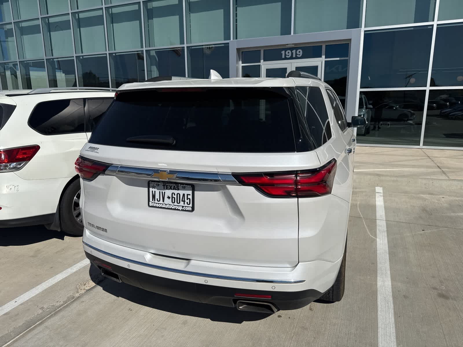 Thumbnail: 2023 Chevrolet Traverse - 3