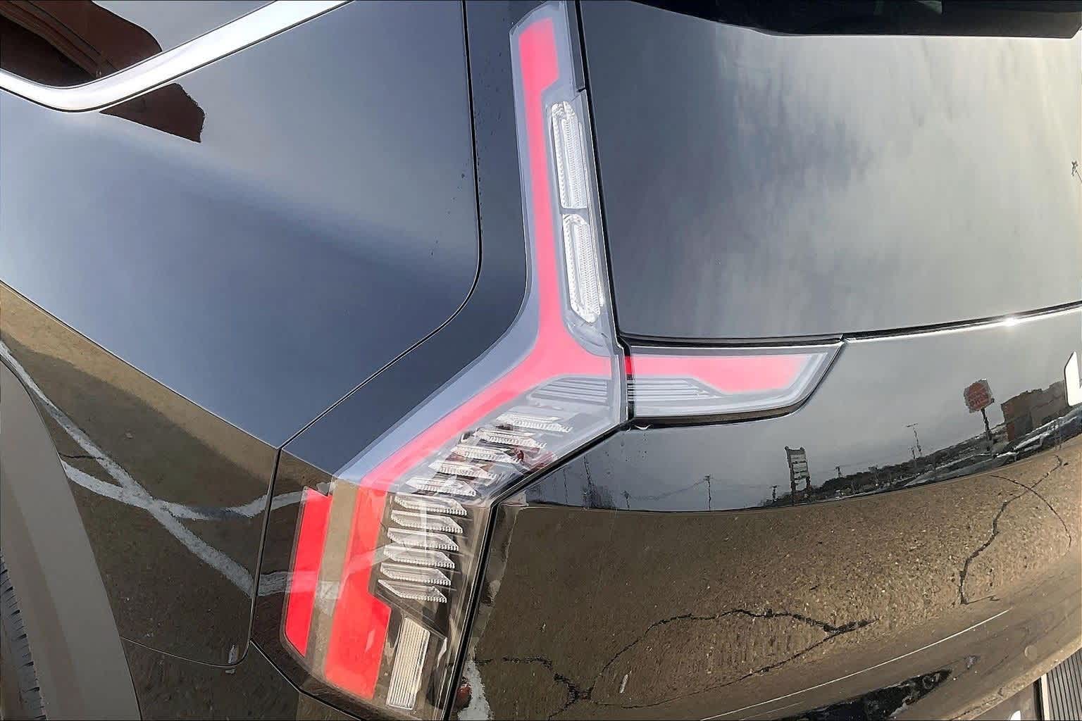 Thumbnail: 2026 Kia EV9 - 31