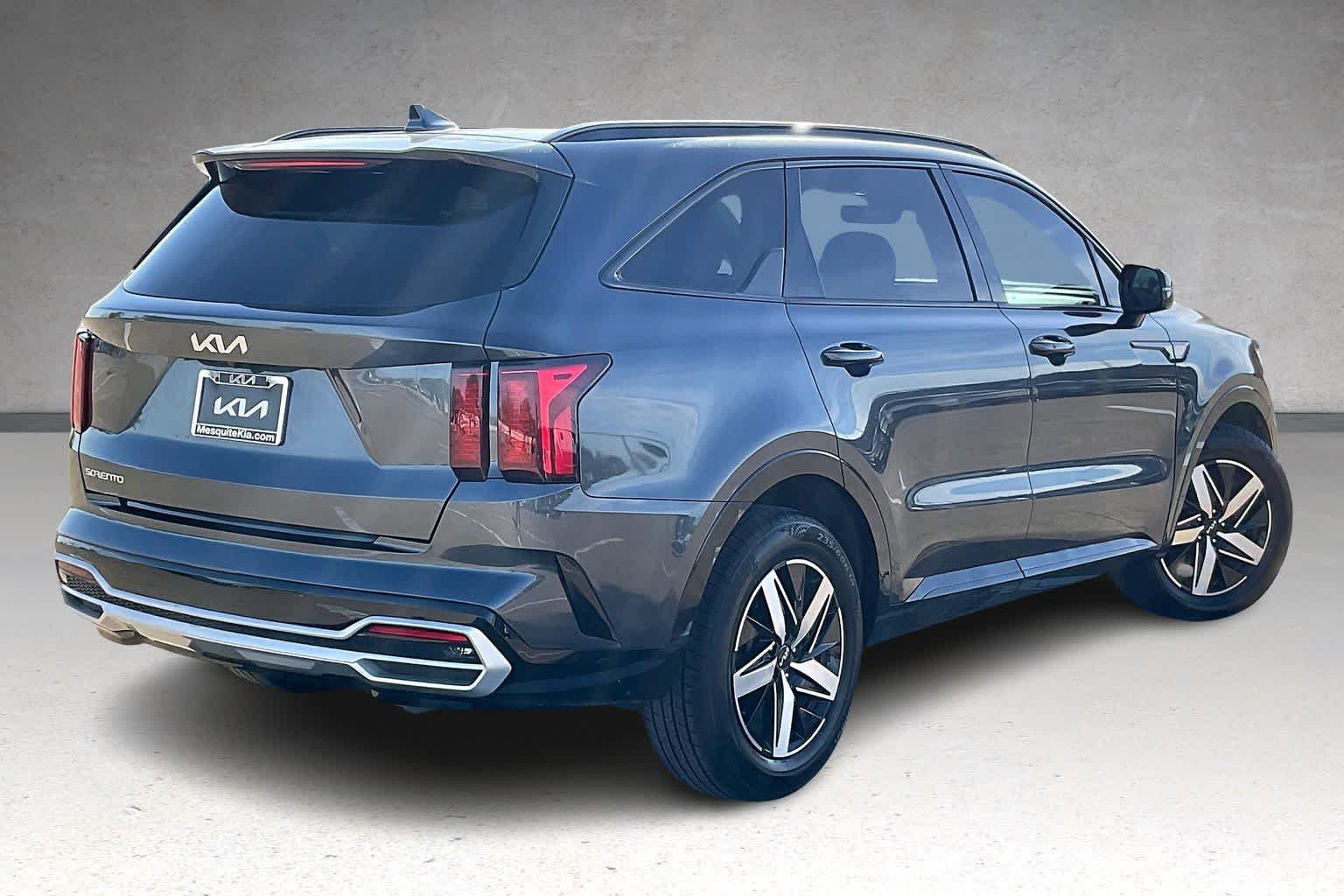 Thumbnail: 2023 Kia Sorento - 22