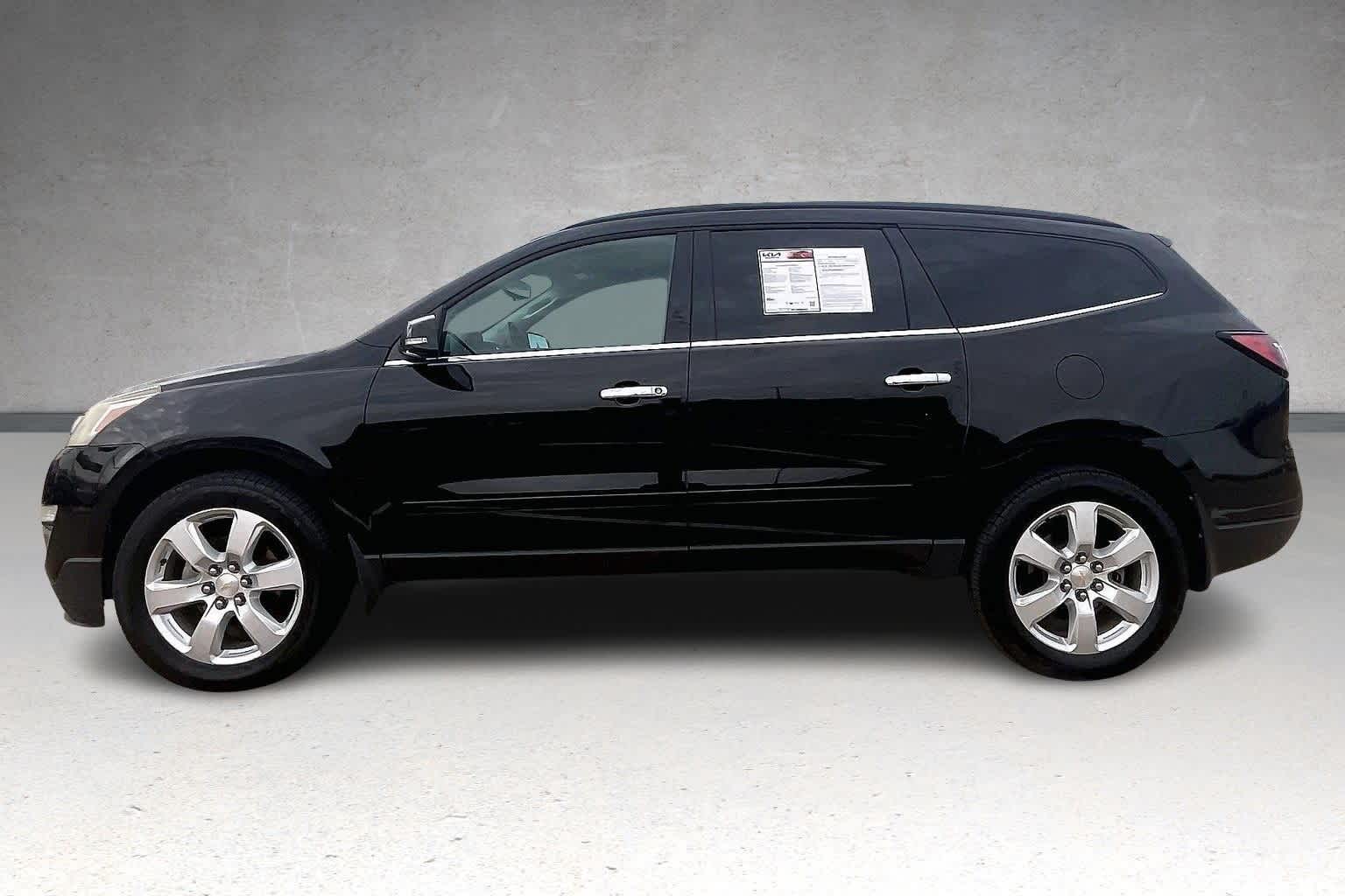 Thumbnail: 2017 Chevrolet Traverse - 3