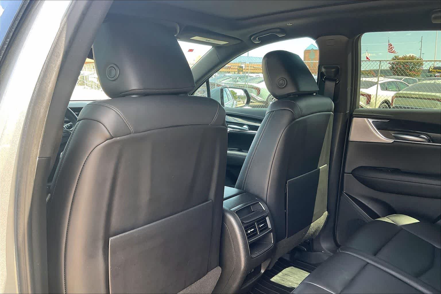 Thumbnail: 2023 Cadillac XT5 - 11