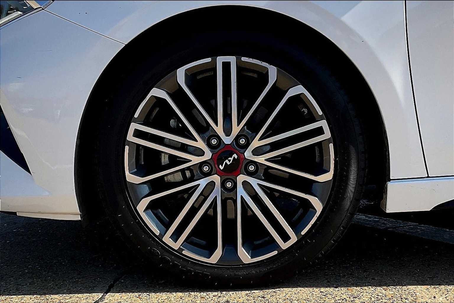 Thumbnail: 2023 Kia Forte - 8