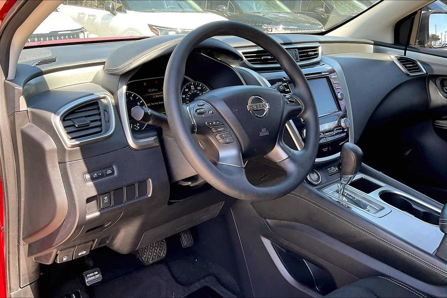 2019 Nissan Murano S photo 2