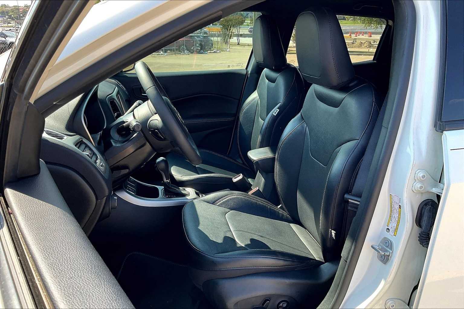 Thumbnail: 2021 Jeep Compass - 11