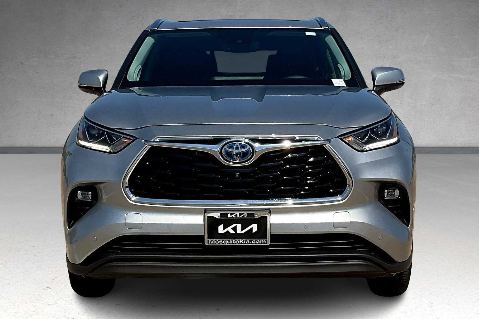 Thumbnail: 2021 Toyota Highlander - 6