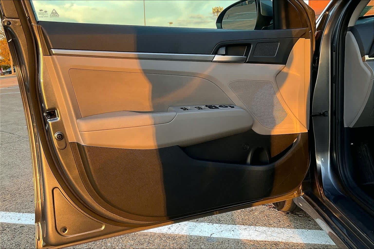 Thumbnail: 2019 Hyundai Elantra - 26