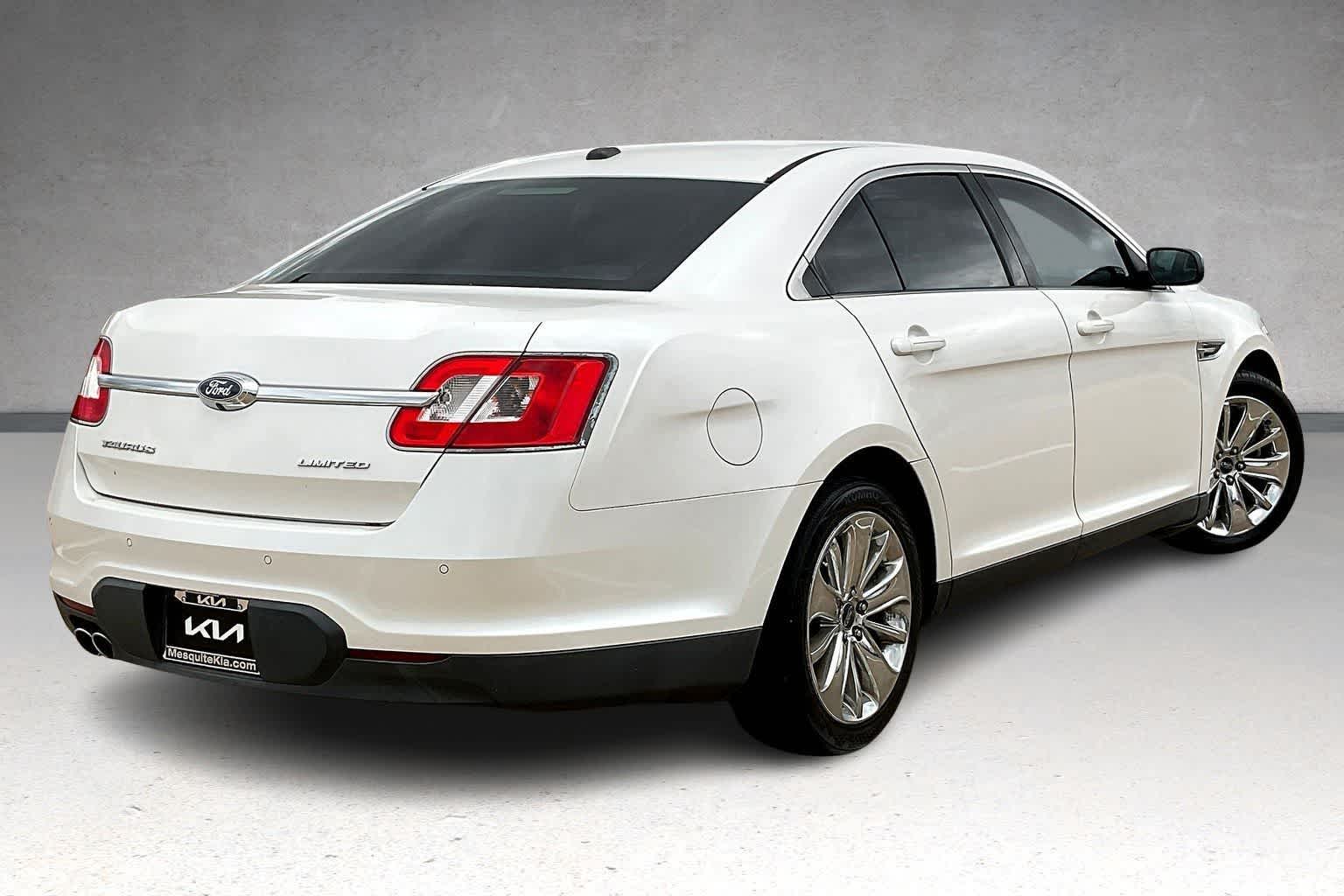 Thumbnail: 2012 Ford Taurus - 22