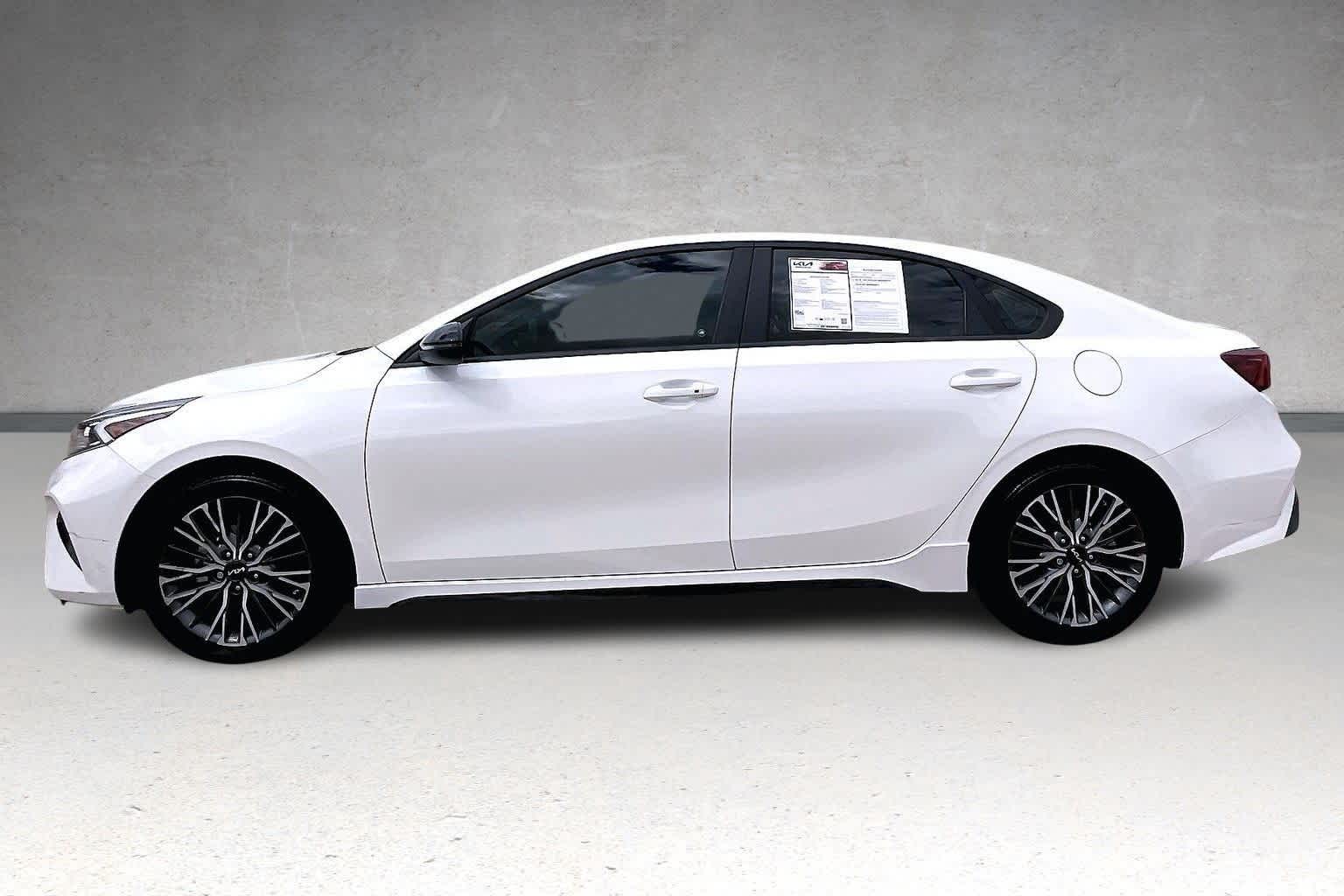 Thumbnail: 2023 Kia Forte - 3