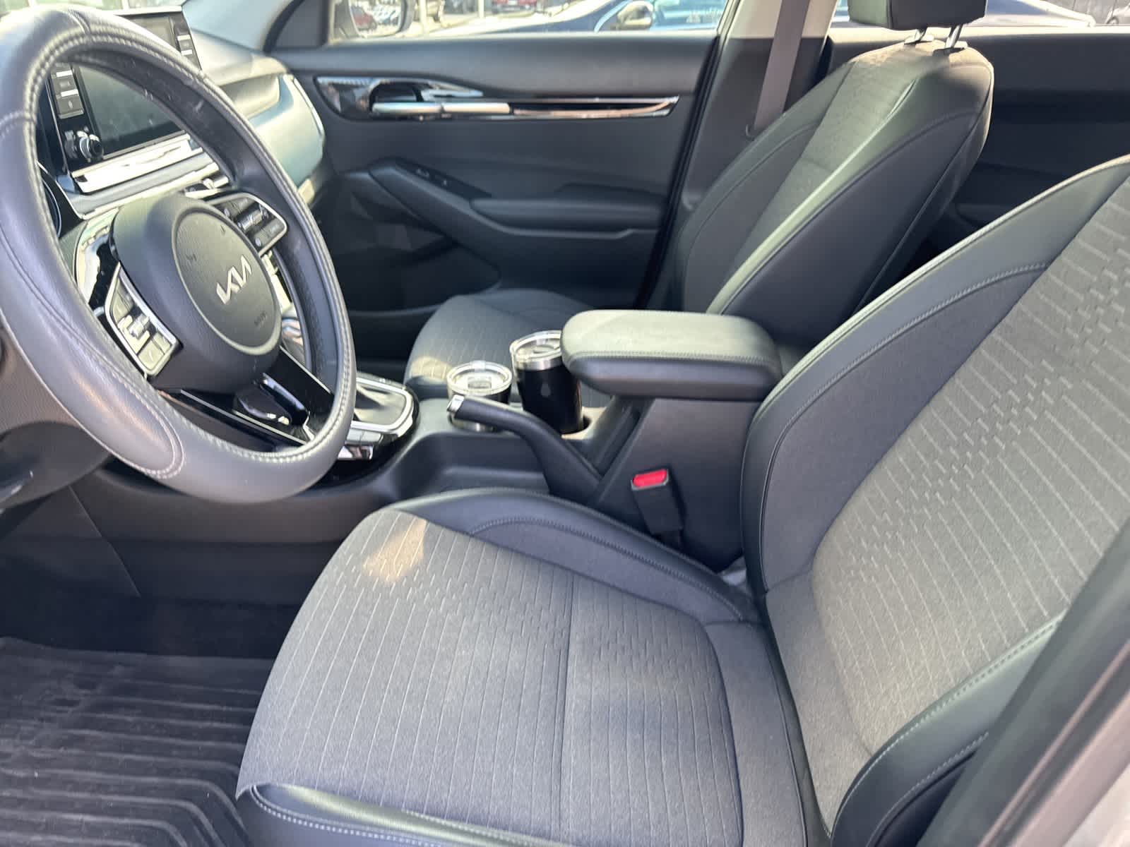 Thumbnail: 2023 Kia Seltos - 9